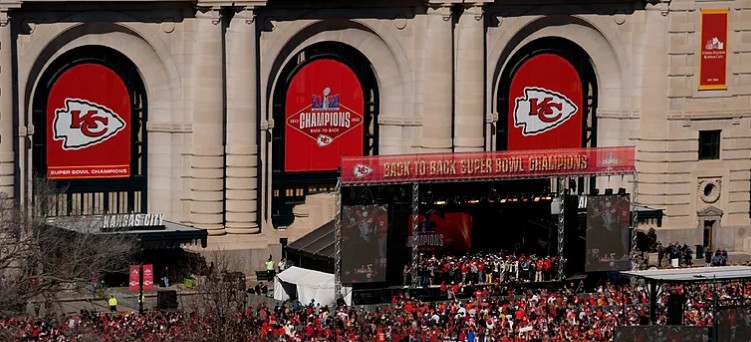 the kansas city super bowl parade shooting